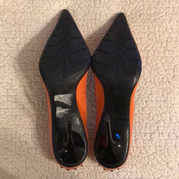 Sporty Orange pumps - Picture 3 of 5